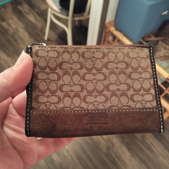 Authentic Coach CC Brown Wallet Change Purse - Picture 3 of 9